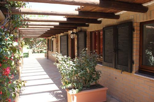Santigu Cunventu Hotel Domus De Maria Exterior foto